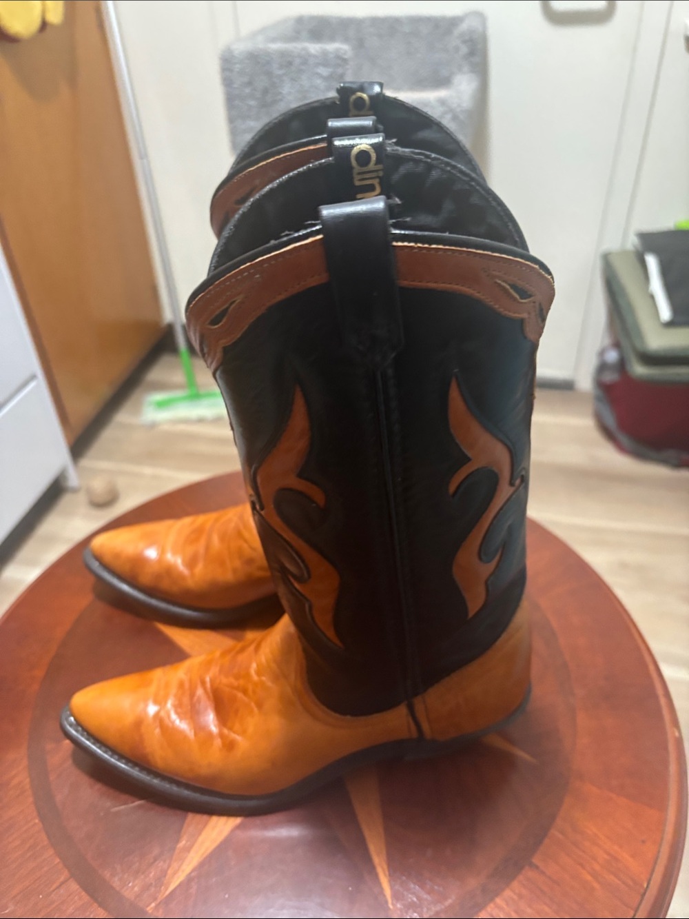 Women’s Two-Tone Black and Tan Western Cowboy Boots